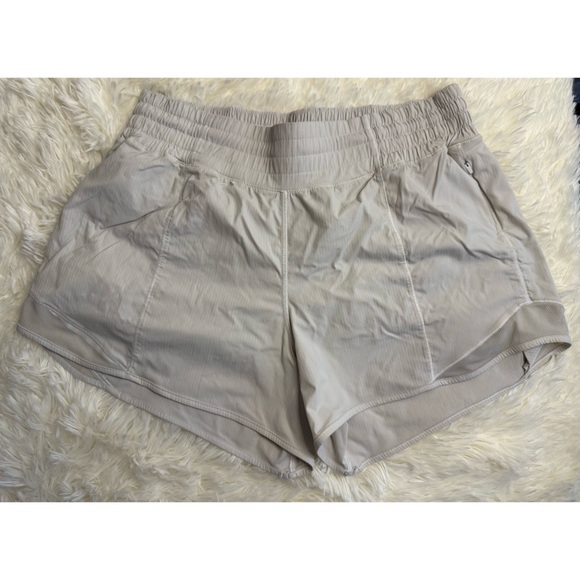 Lululemon | Hotty Hot Shorts | Size 8 - Picture 1 of 6